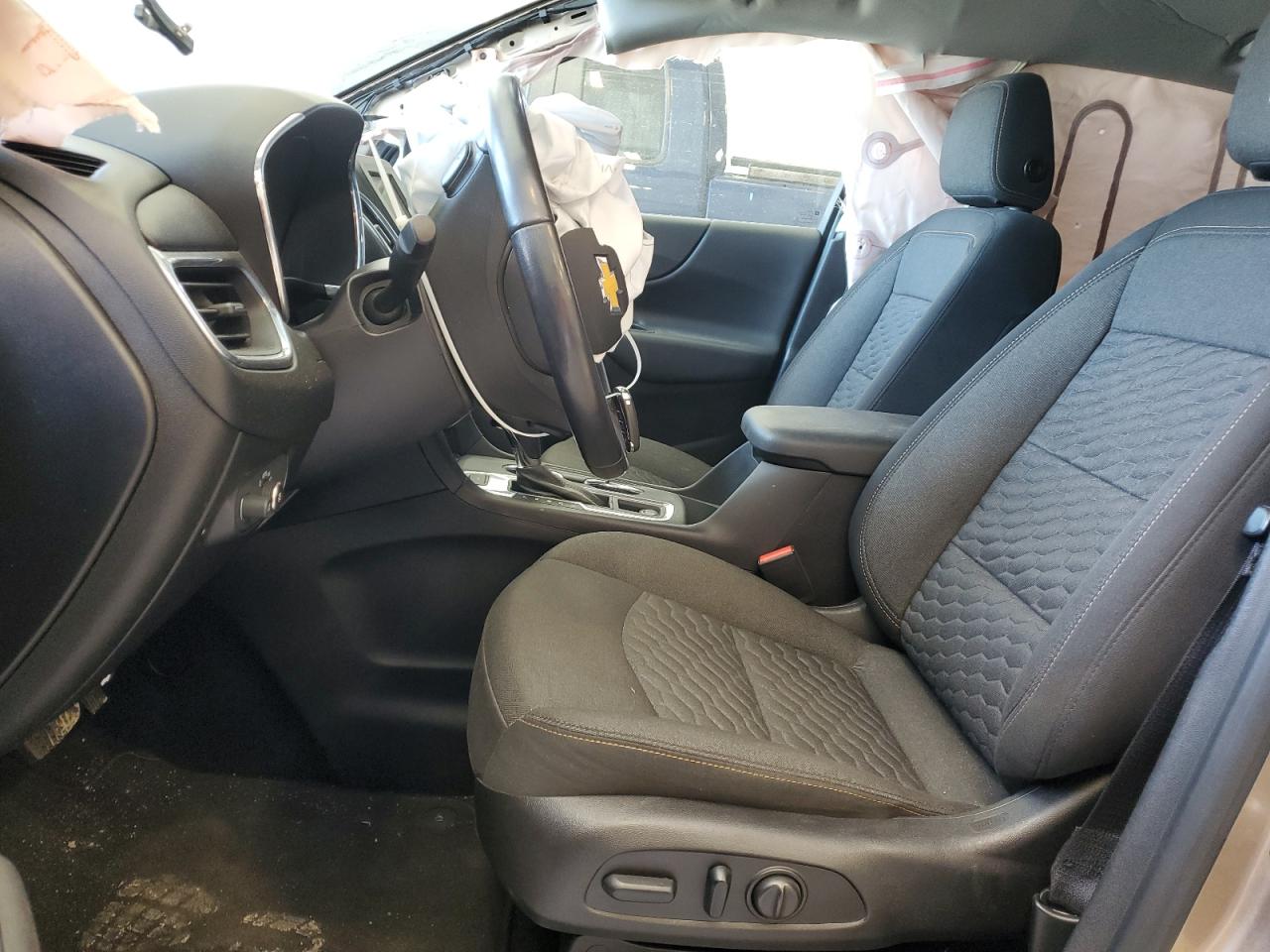 2GNAXUEV4K6187756 2019 Chevrolet Equinox Lt