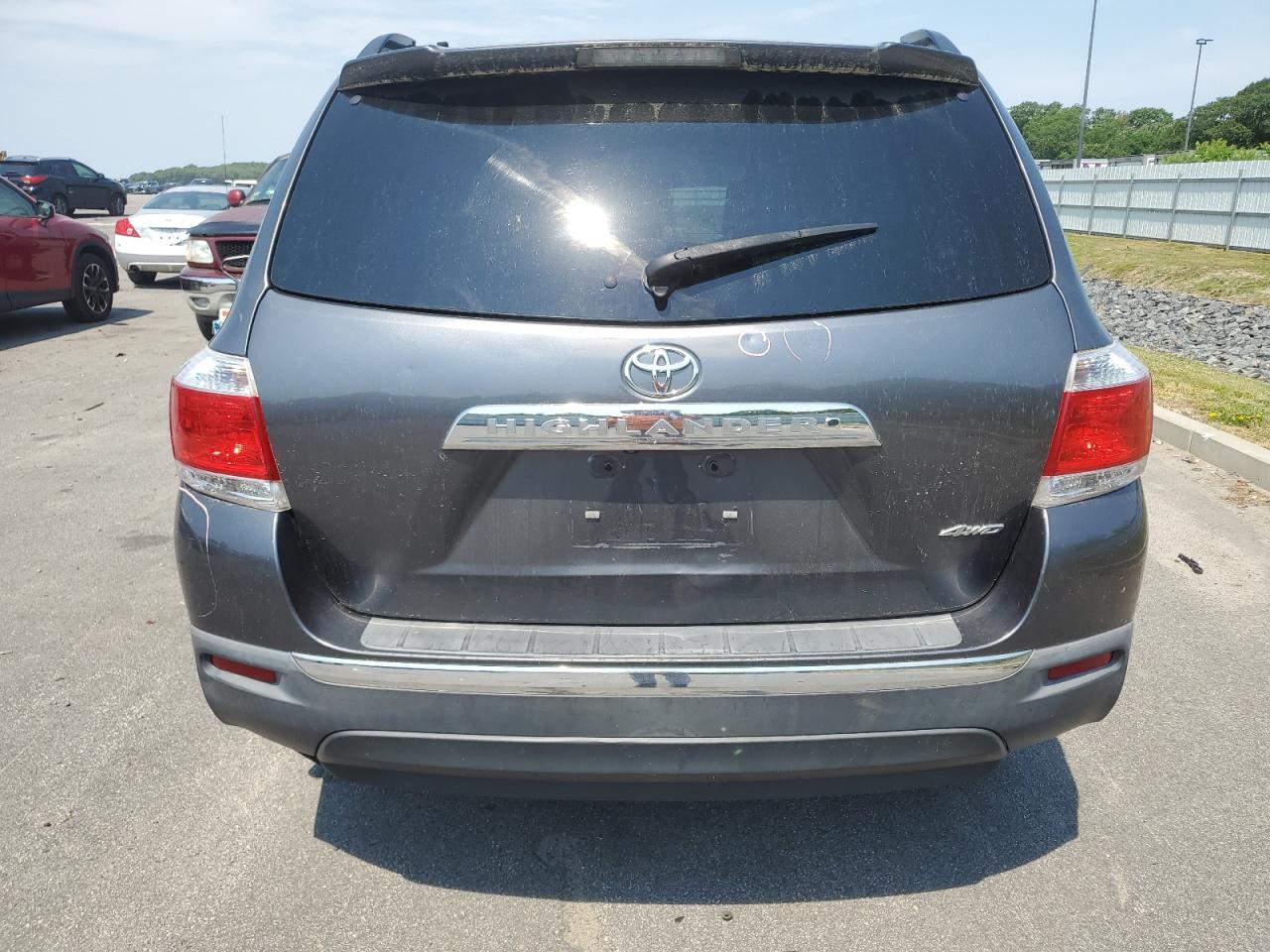 5TDBK3EH4CS100882 2012 Toyota Highlander Base