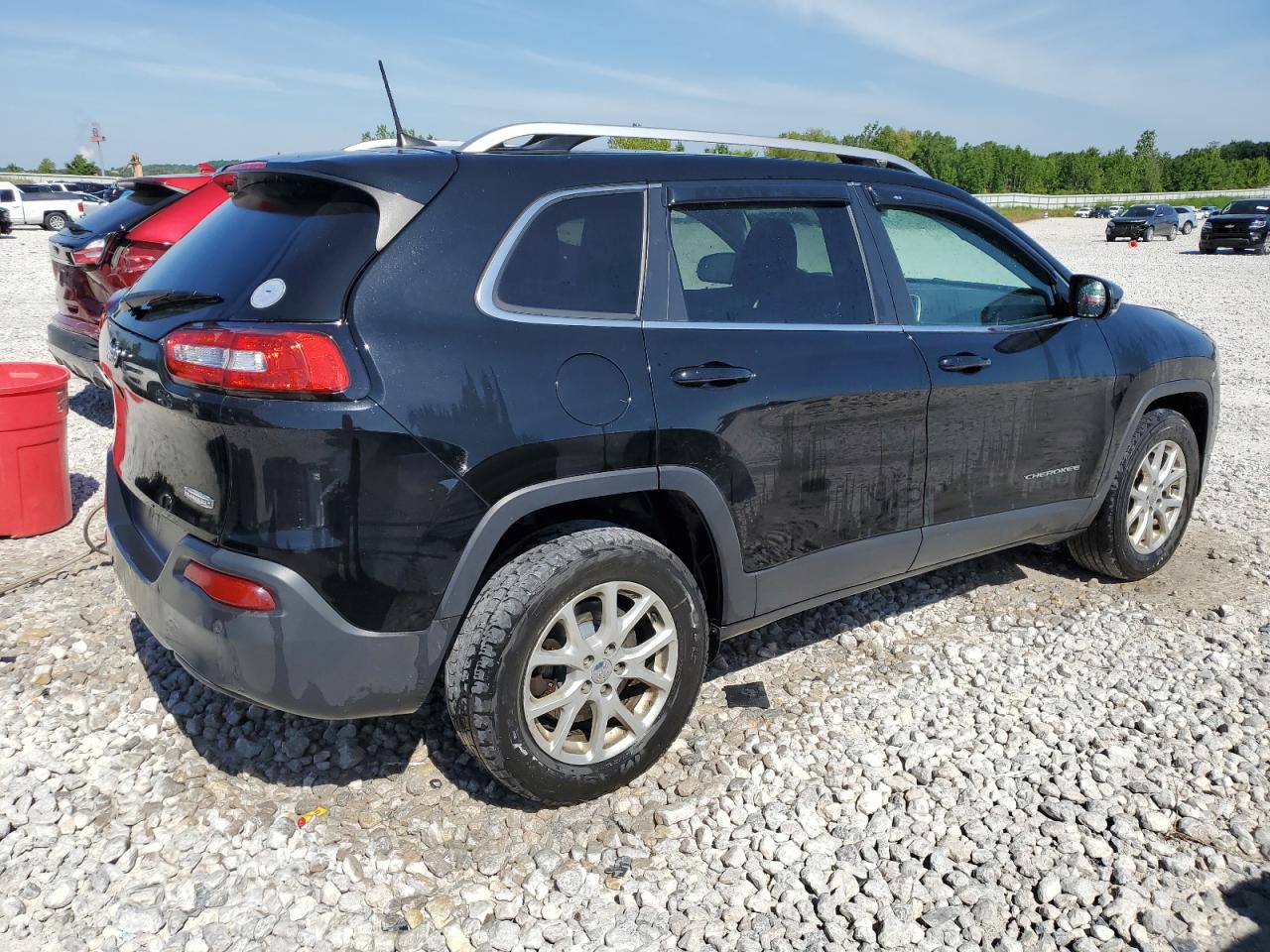 2017 Jeep Cherokee Latitude vin: 1C4PJMCB1HW606836