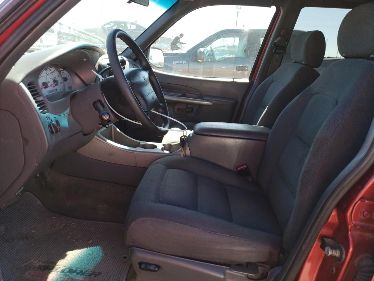 1FMZU77E81UC95909 2001 Ford Explorer Sport Trac