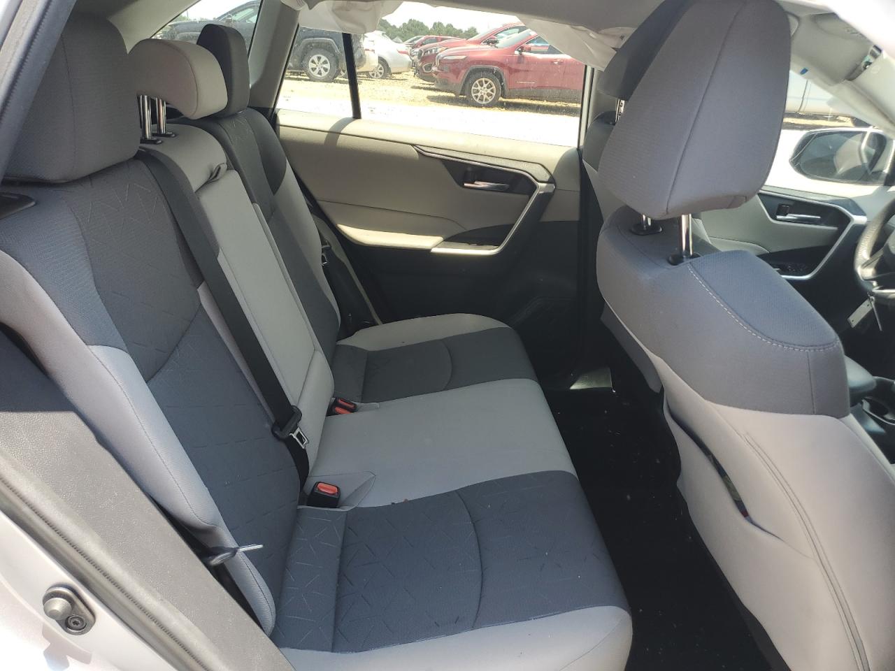 2T3W1RFV9MC119408 2021 Toyota Rav4 Xle