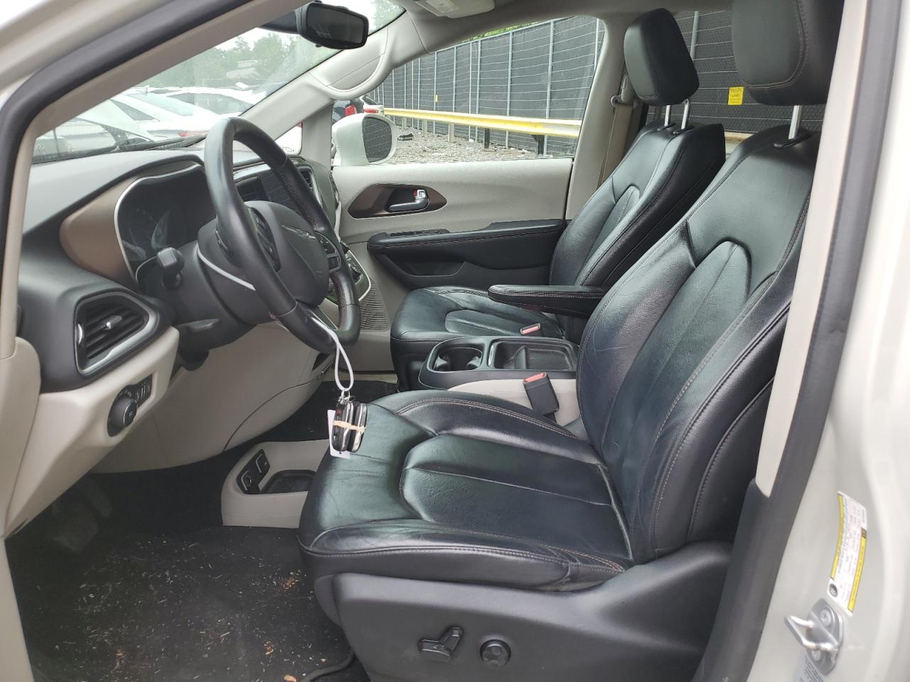 2C4RC1BG1HR759403 2017 Chrysler Pacifica Touring L