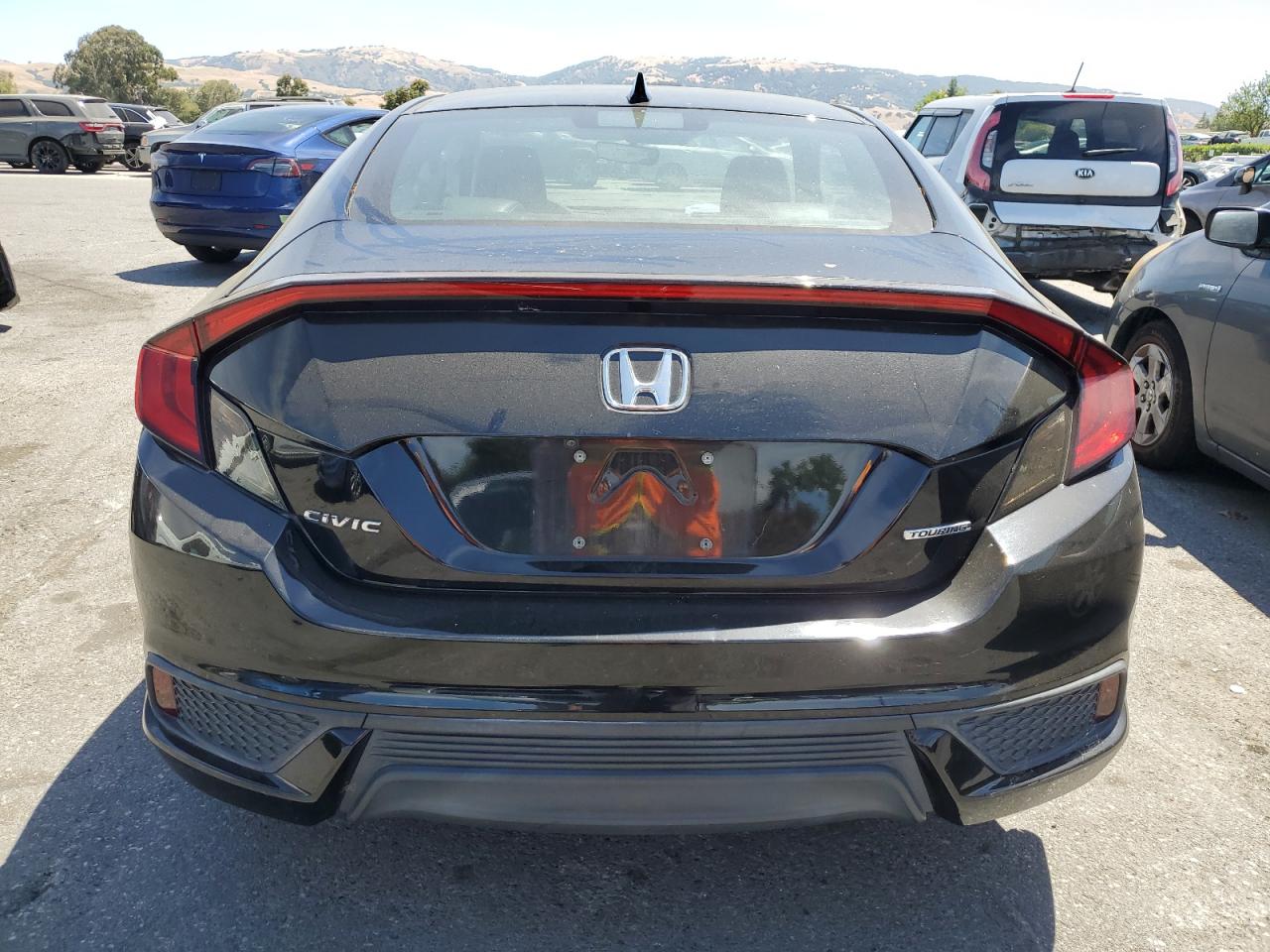 2019 Honda Civic Touring vin: 2HGFC3B90KH350016