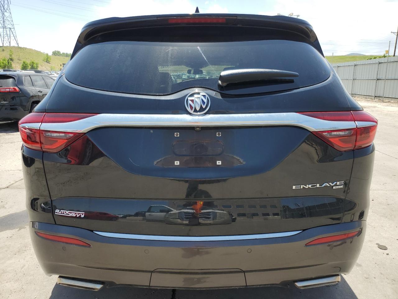 2019 Buick Enclave Essence vin: 5GAEVAKW7KJ196239