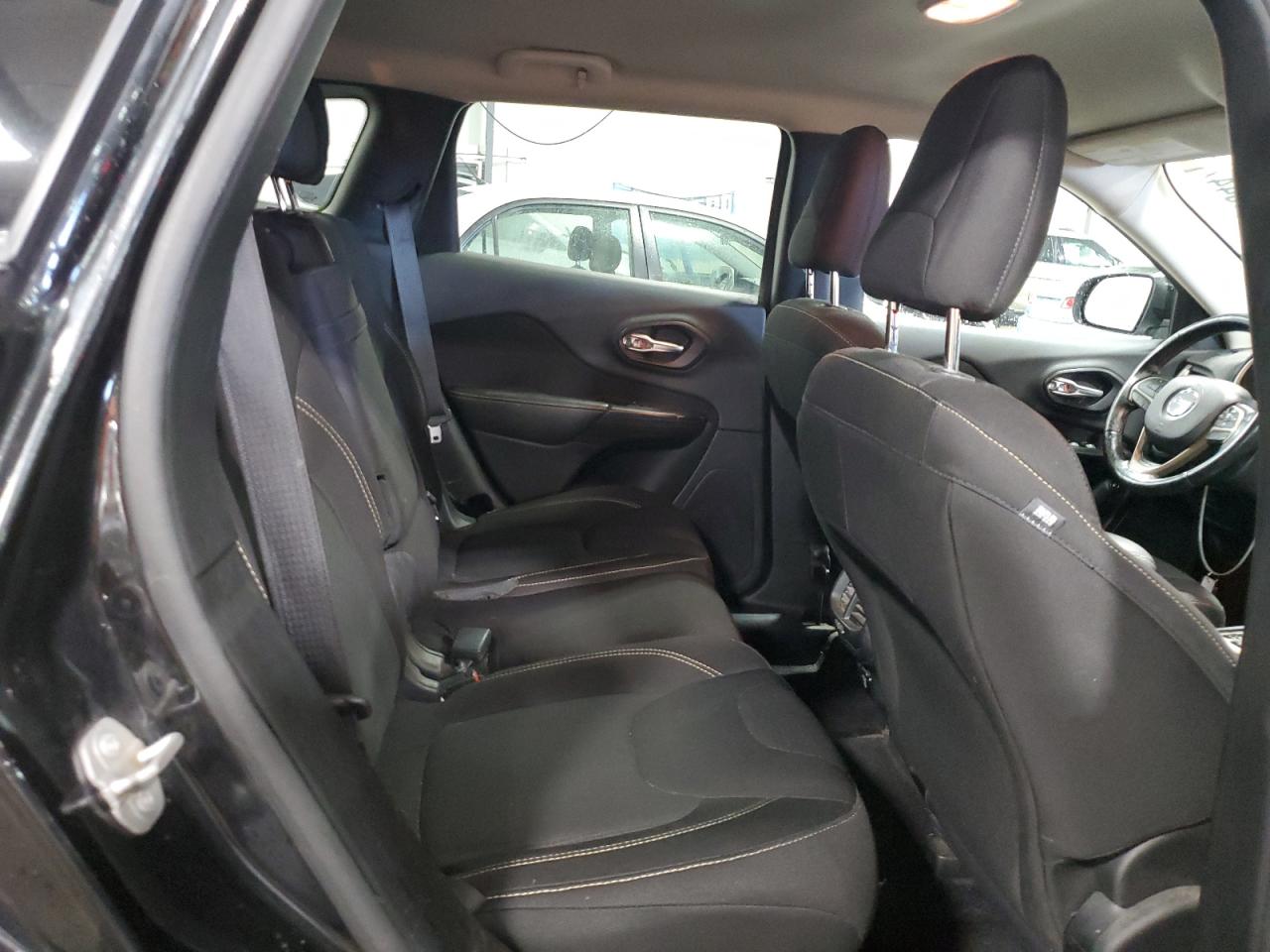 1C4PJMCSXGW221113 2016 Jeep Cherokee Latitude