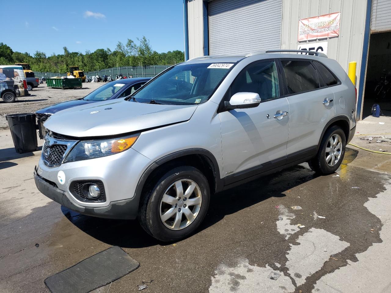 2012 Kia Sorento Base vin: 5XYKTDA29CG290552