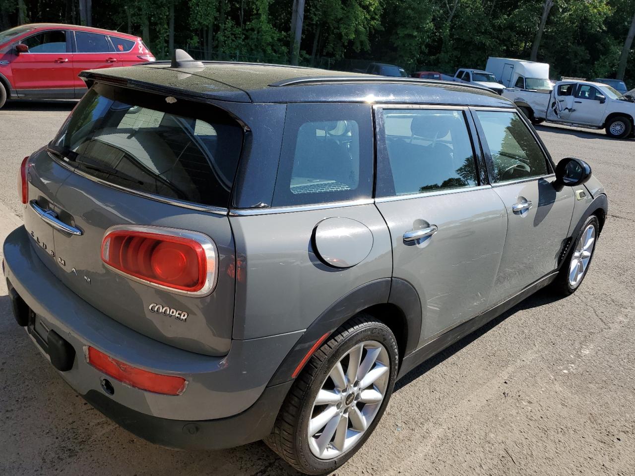 2016 Mini Cooper Clubman vin: WMWLN5C52G2B35076