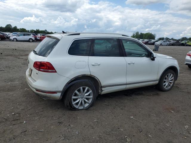 2016 Volkswagen Touareg Sport VIN: WVGEF9BP3GD013052 Lot: 57380004