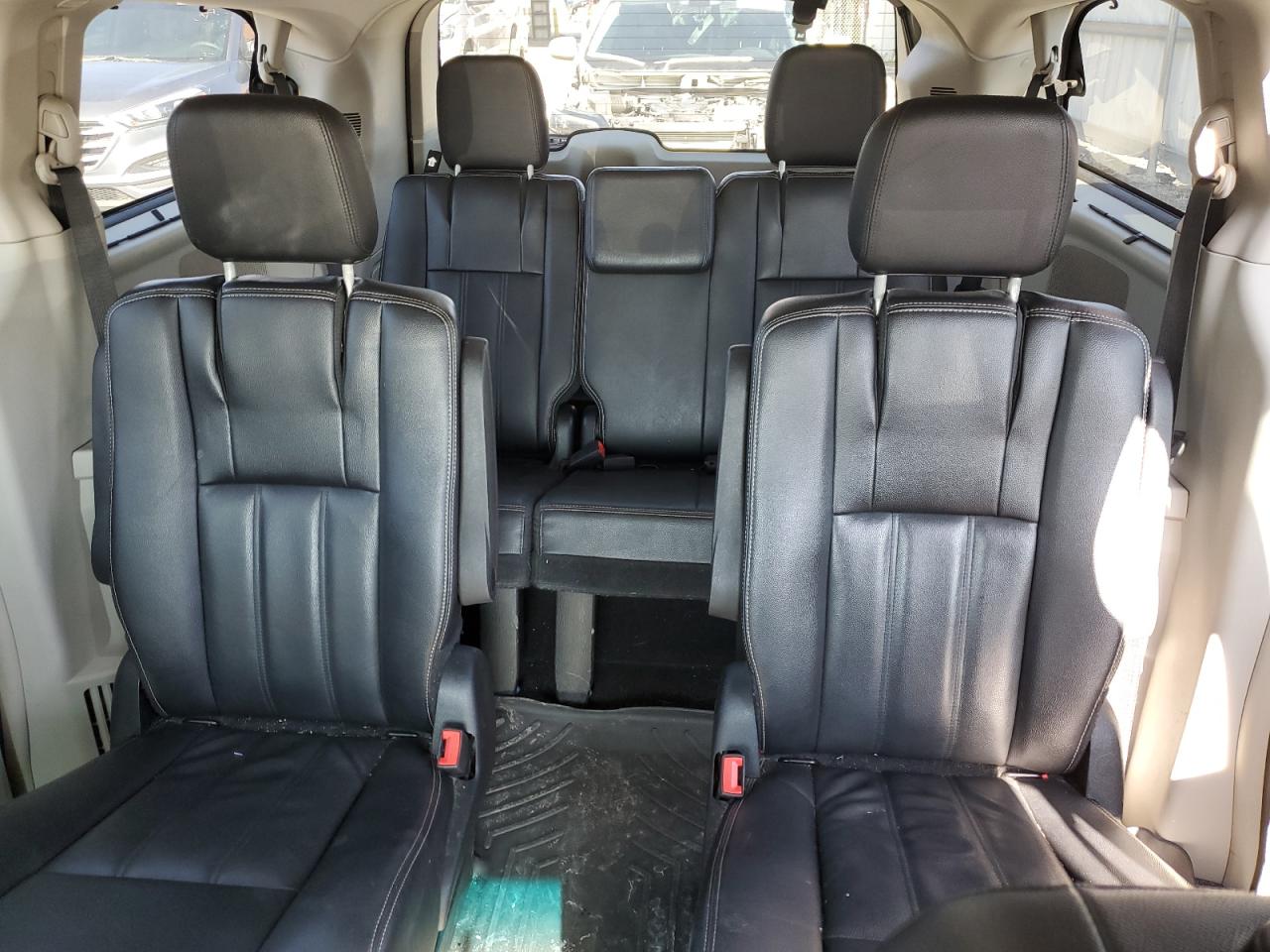 2C4RC1BG1FR571672 2015 Chrysler Town & Country Touring