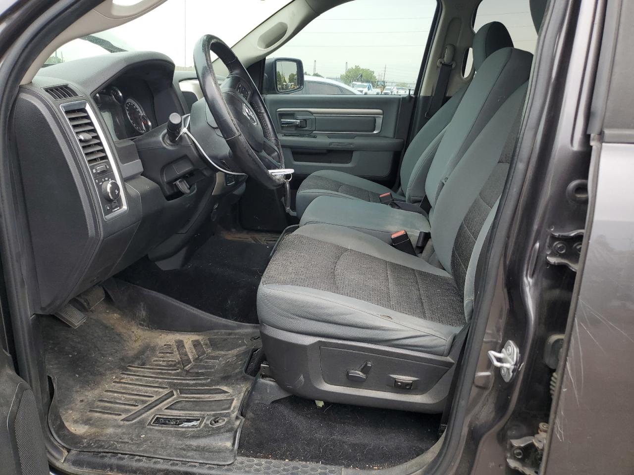 1C6RR7TT5ES443999 2014 Ram 1500 Slt