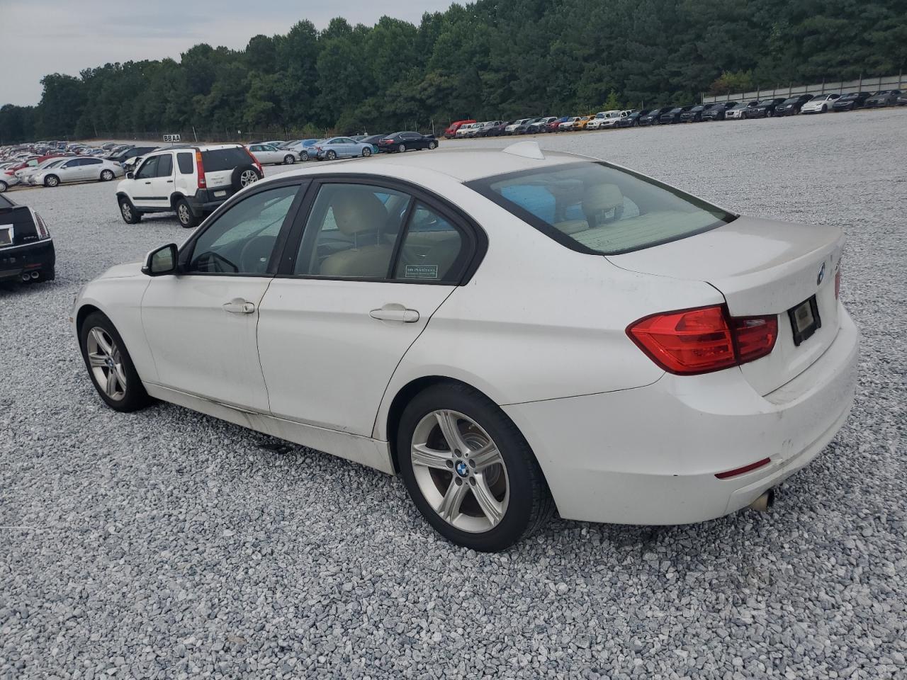 2014 BMW 320 I vin: WBA3B1C5XEK135452