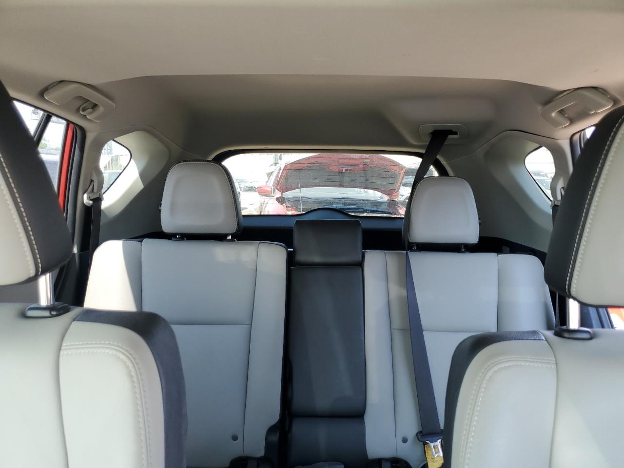 JTMDFREV9HJ143172 2017 Toyota Rav4 Limited