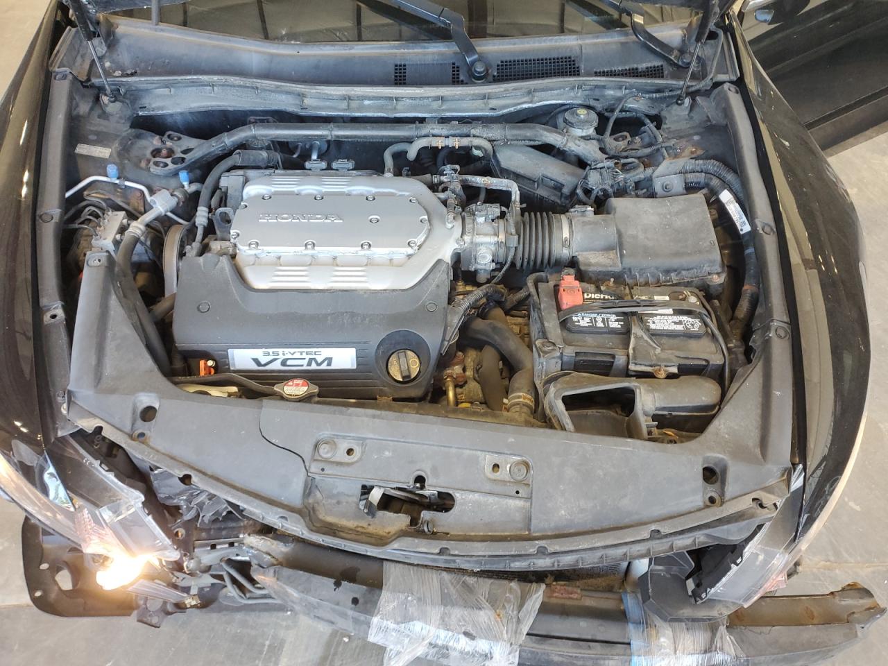 1HGCS2B87BA005961 2011 Honda Accord Exl