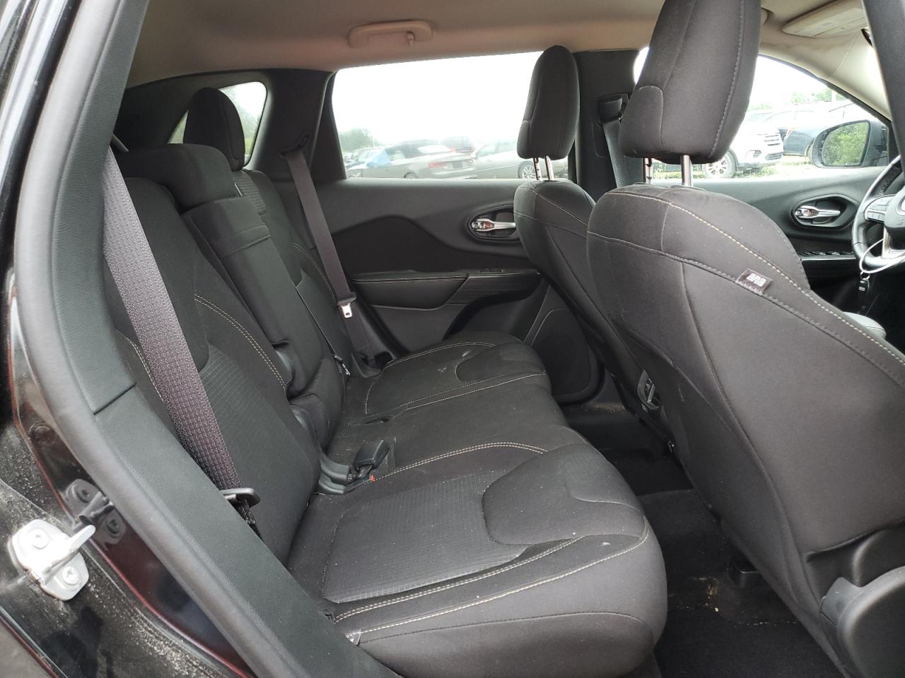 1C4PJMCS9GW241868 2016 Jeep Cherokee Latitude