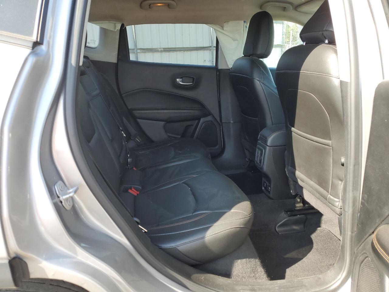 3C4NJCCB6JT407083 2018 Jeep Compass Limited