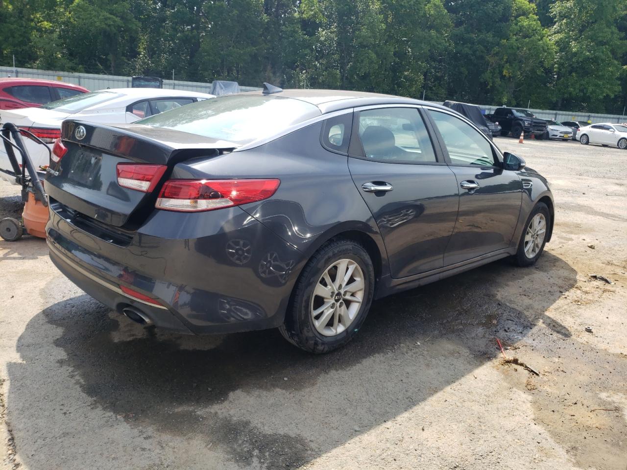 2017 Kia Optima Lx vin: 5XXGT4L35HG150358