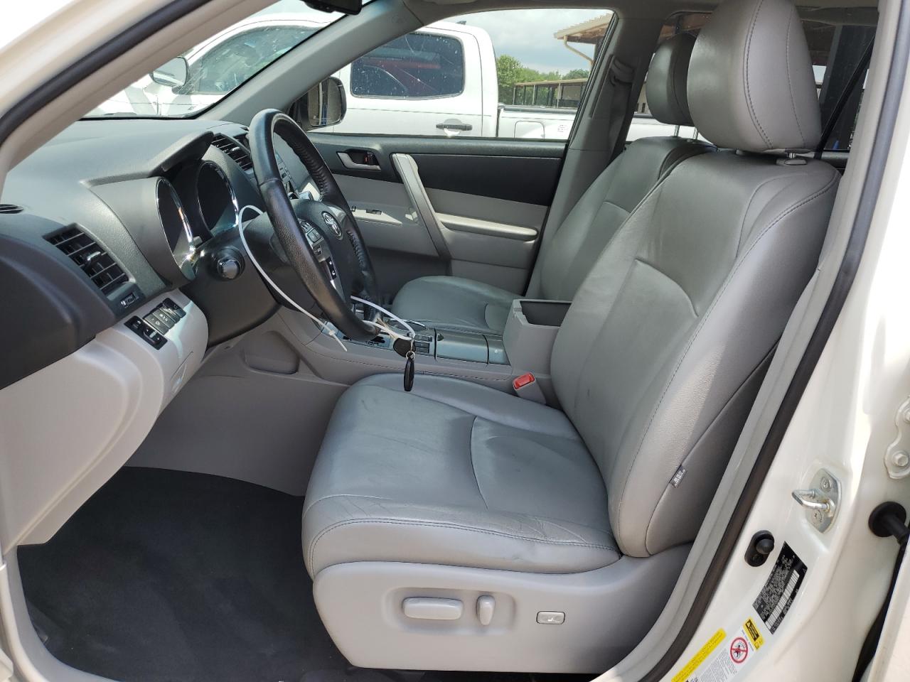 5TDZK3EHXCS060631 2012 Toyota Highlander Base