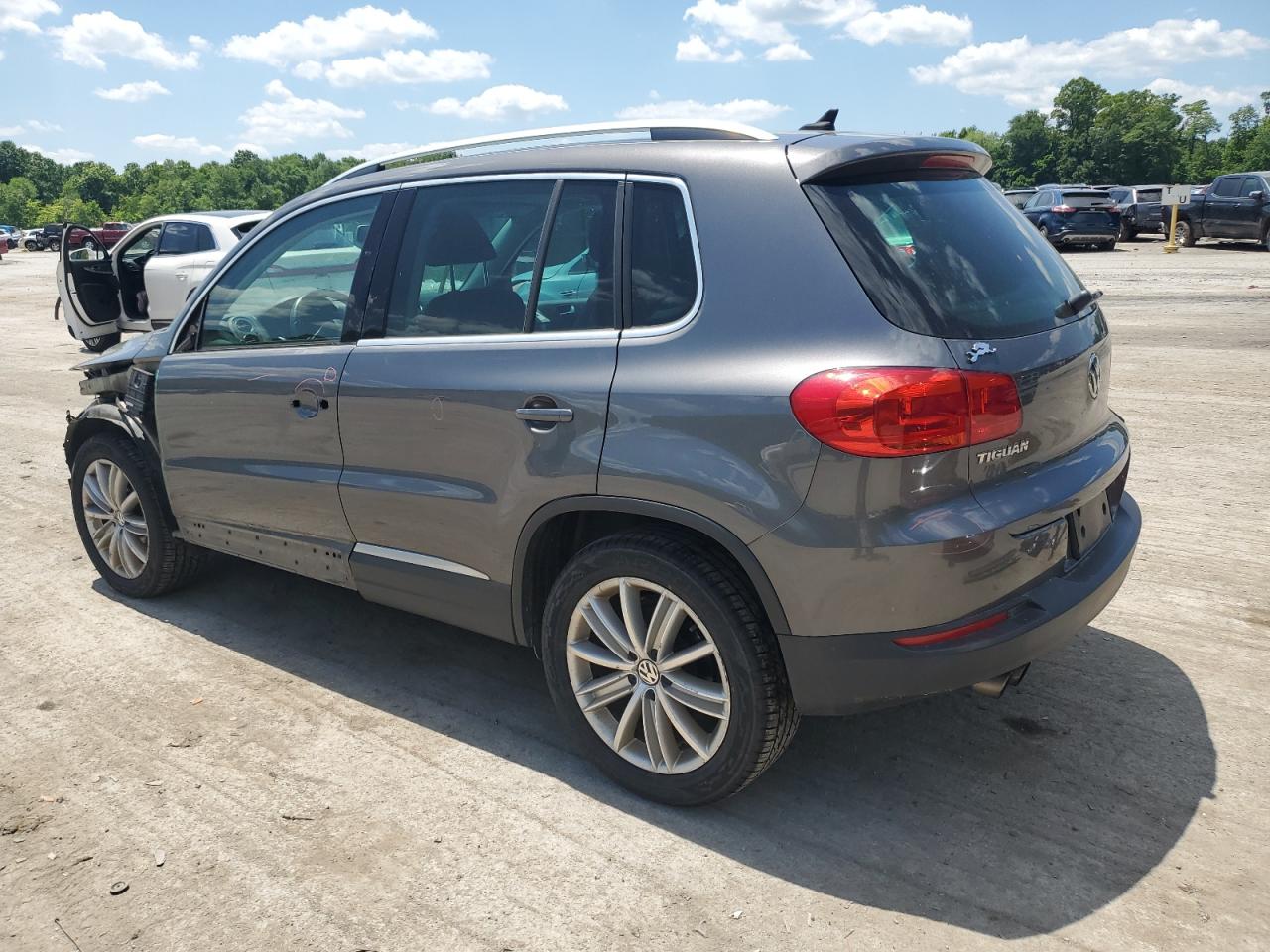 WVGAV7AX8CW005549 2012 Volkswagen Tiguan S