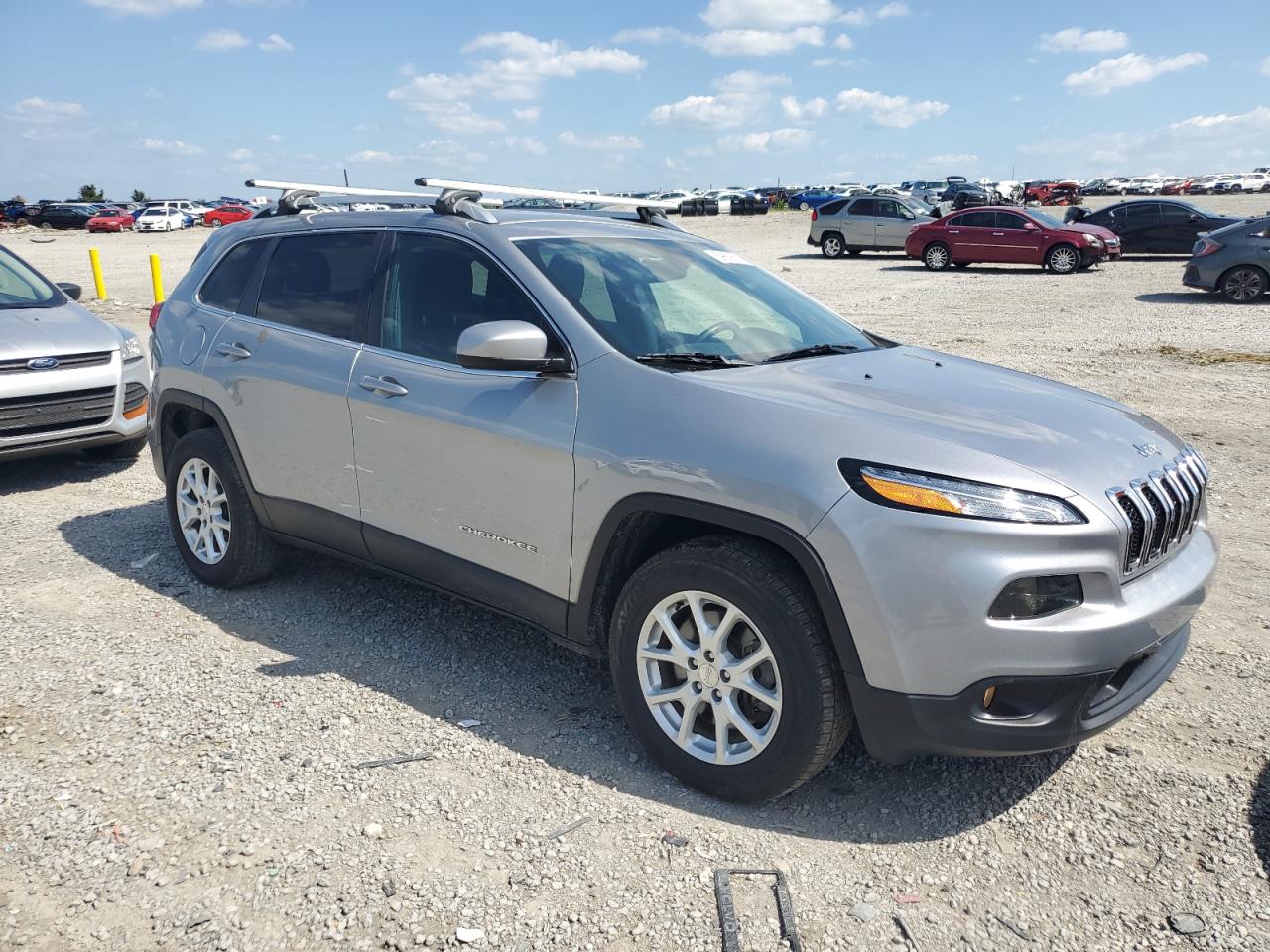 2017 Jeep Cherokee Latitude vin: 1C4PJMCS2HW618591