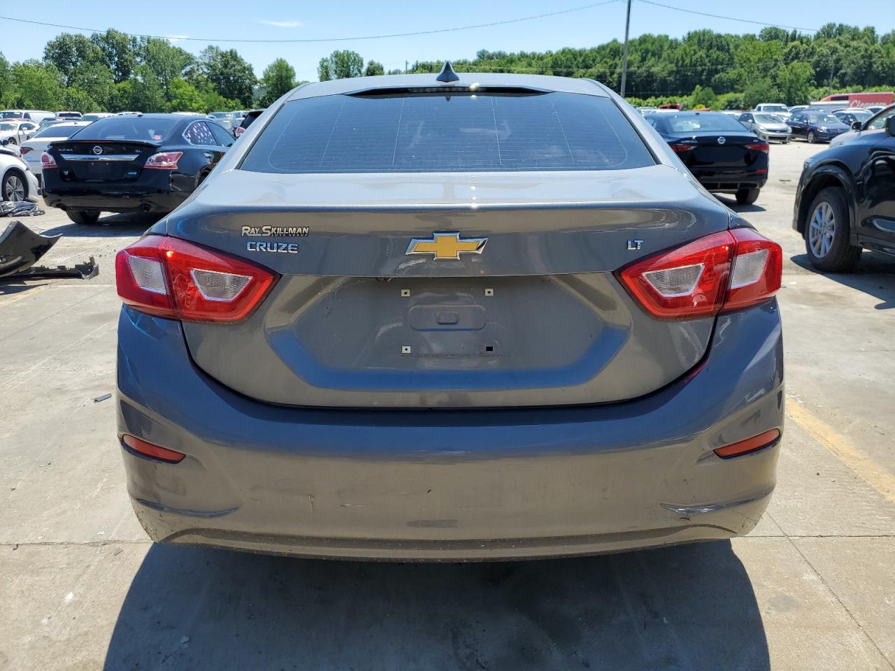 2018 Chevrolet Cruze Lt vin: 1G1BE5SM1J7138428