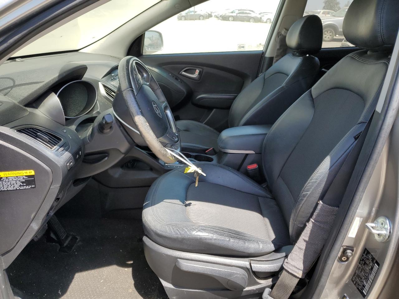 KM8JU3AC0CU497921 2012 Hyundai Tucson Gls