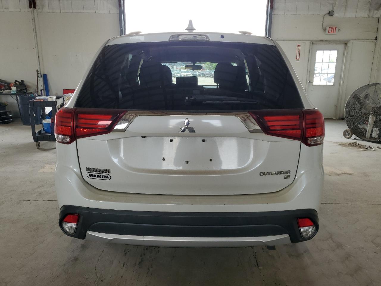 2018 Mitsubishi Outlander Se vin: JA4AD3A37JZ000622