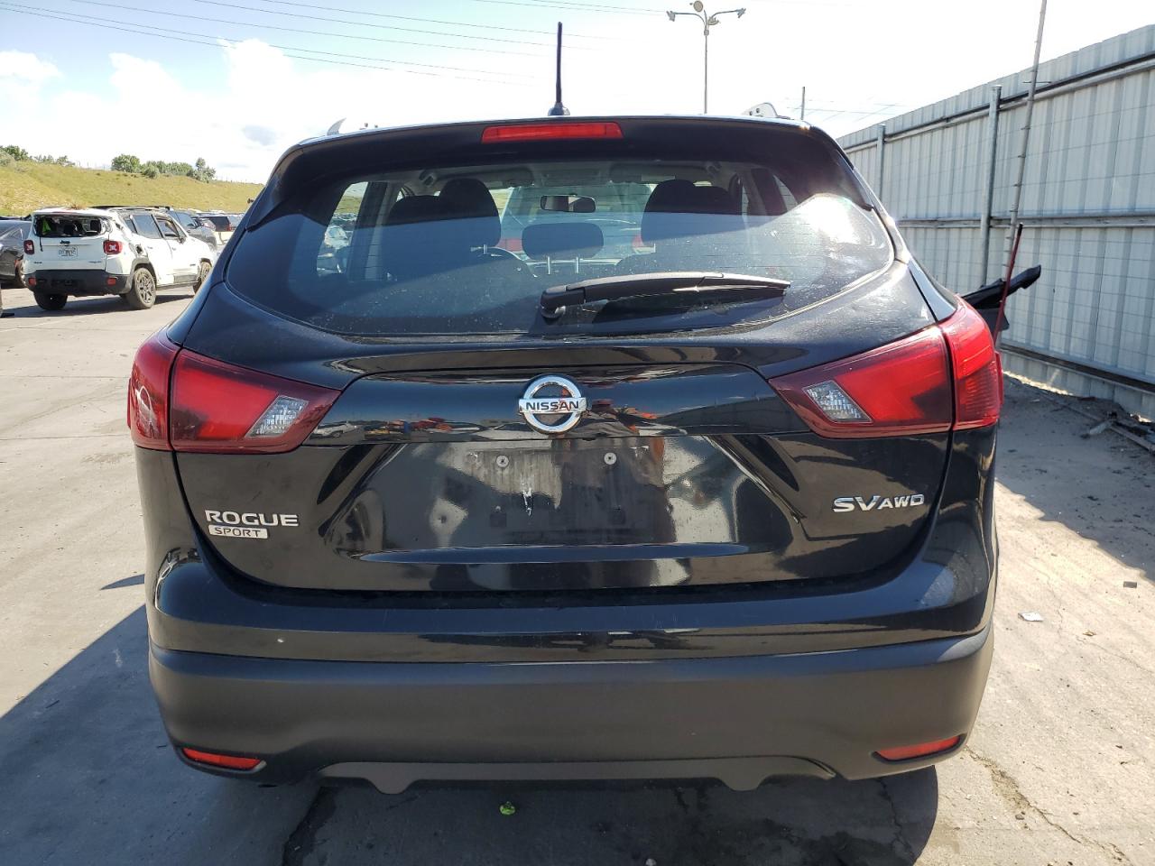 2018 Nissan Rogue Sport S vin: JN1BJ1CR8JW266860