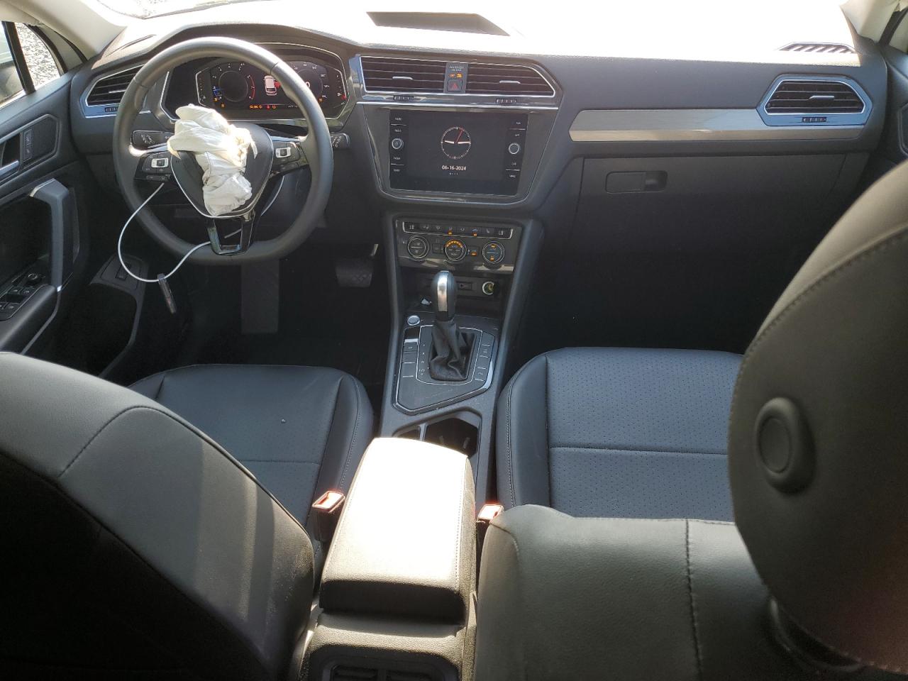 3VV3B7AX4LM140714 2020 Volkswagen Tiguan Se