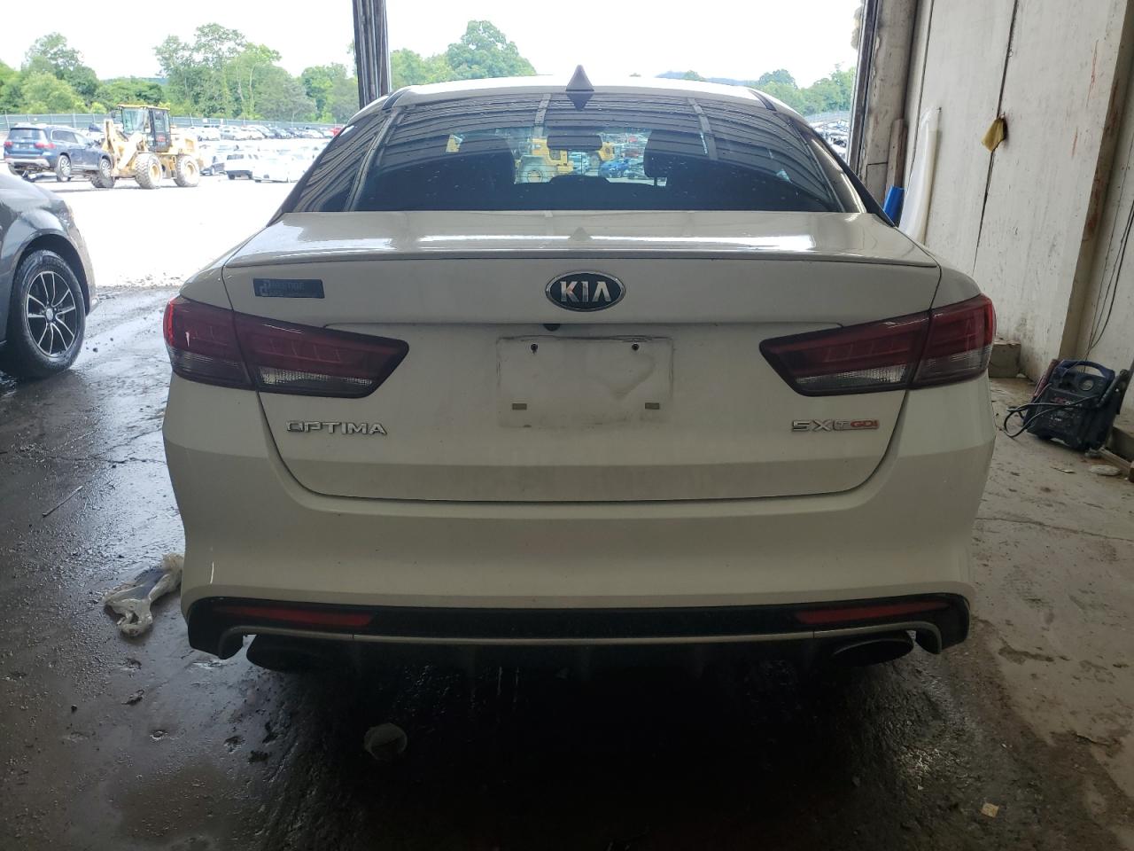 5XXGW4L22HG128820 2017 Kia Optima Sx