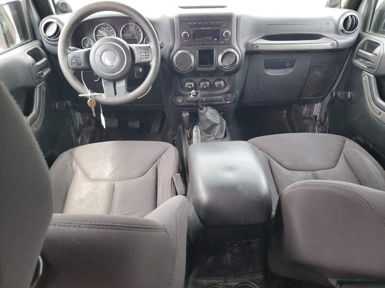 1C4BJWDG4DL592524 2013 Jeep Wrangler Unlimited Sport