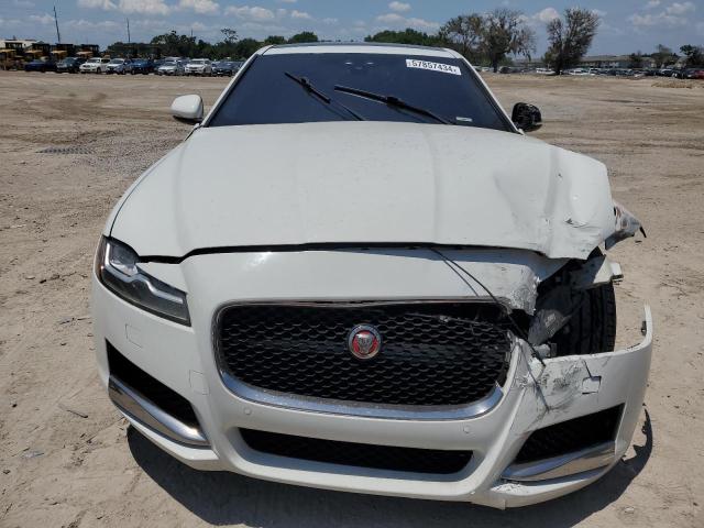 VIN SAJBE4BVXHCY27459 2017 Jaguar XF, Prestige no.5