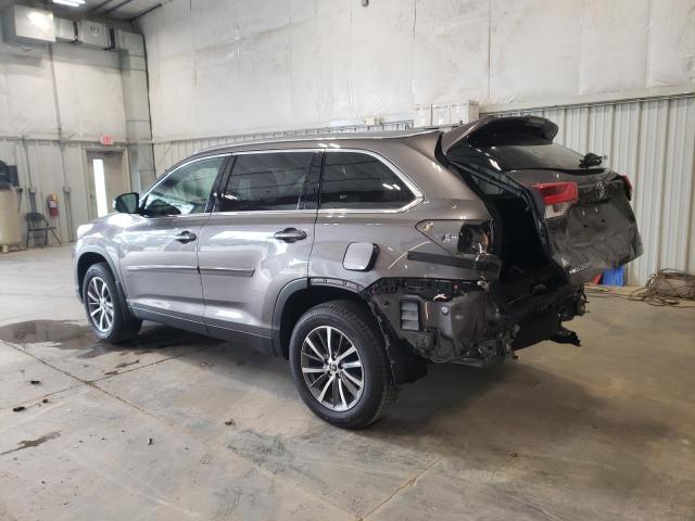 VIN 5TDJZRFH5KS619902 2019 Toyota Highlander, SE no.2