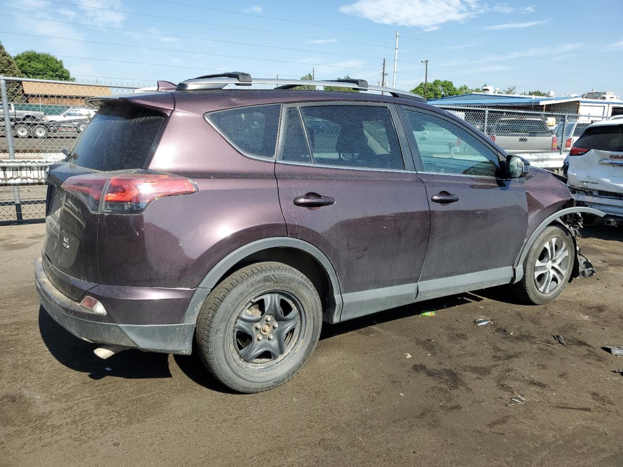 2T3BFREV5HW640633 2017 Toyota Rav4 Le