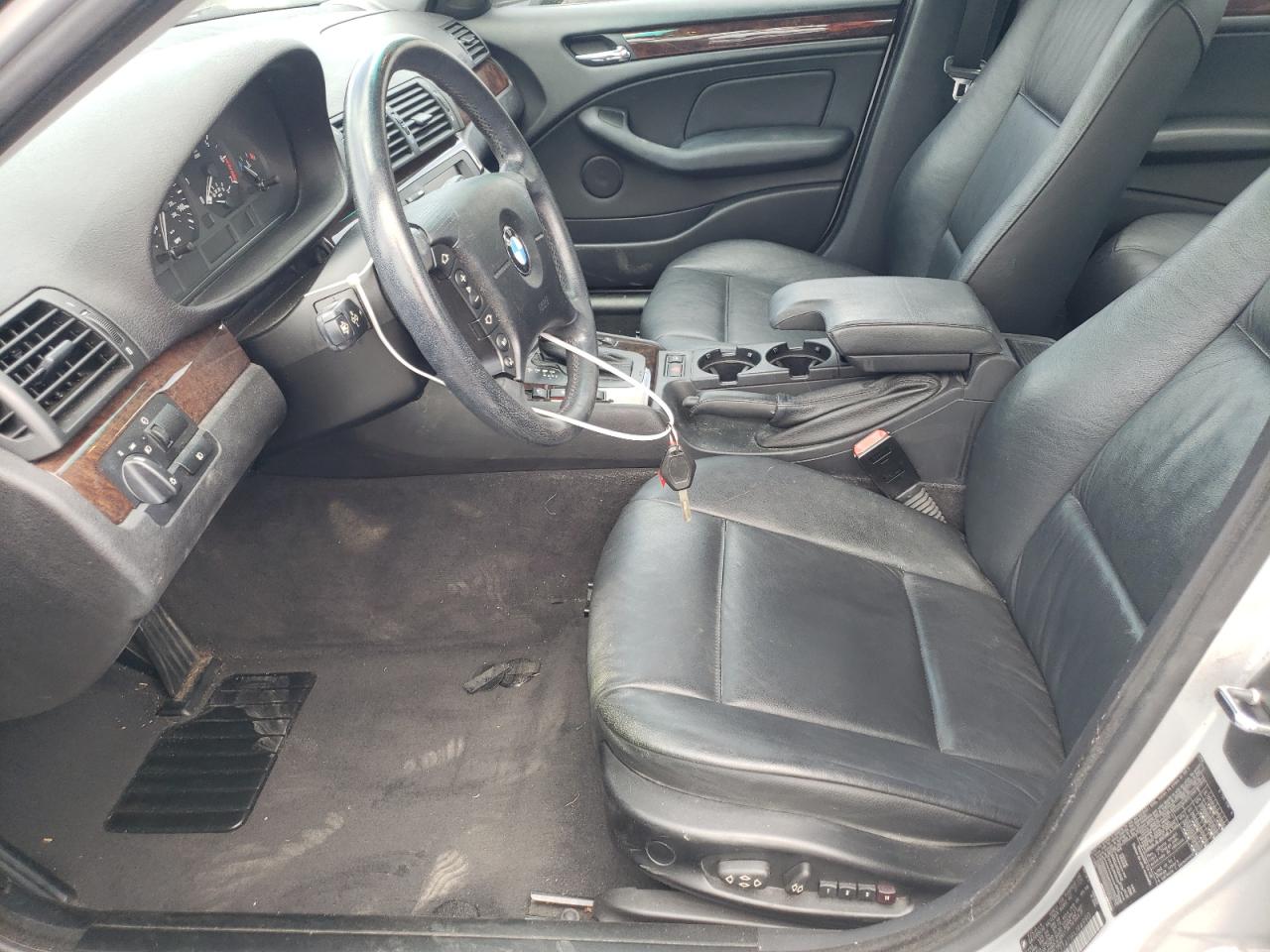 WBAAV33471FU94990 2001 BMW 325 I