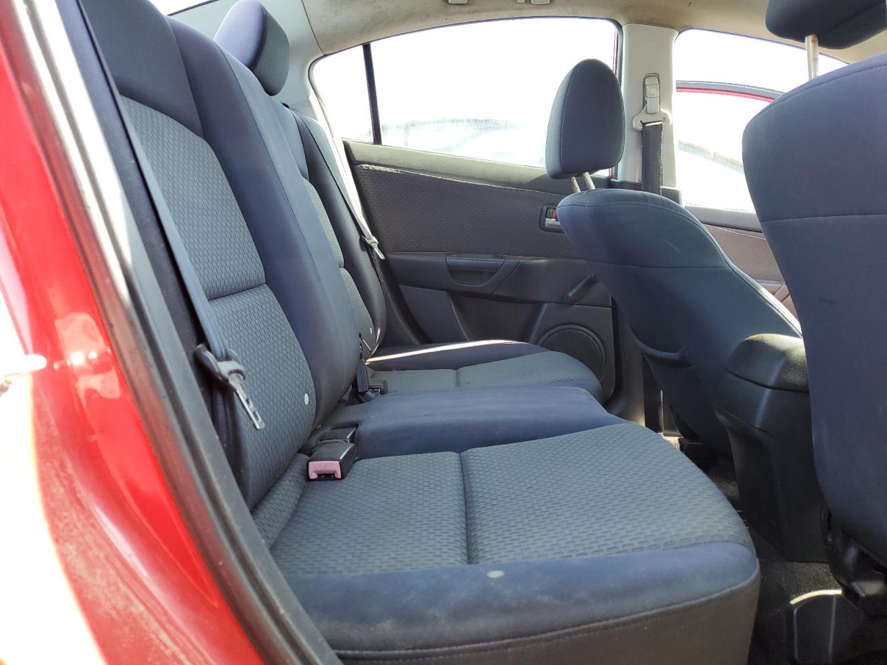 JM1BK12F241174789 2004 Mazda 3 I