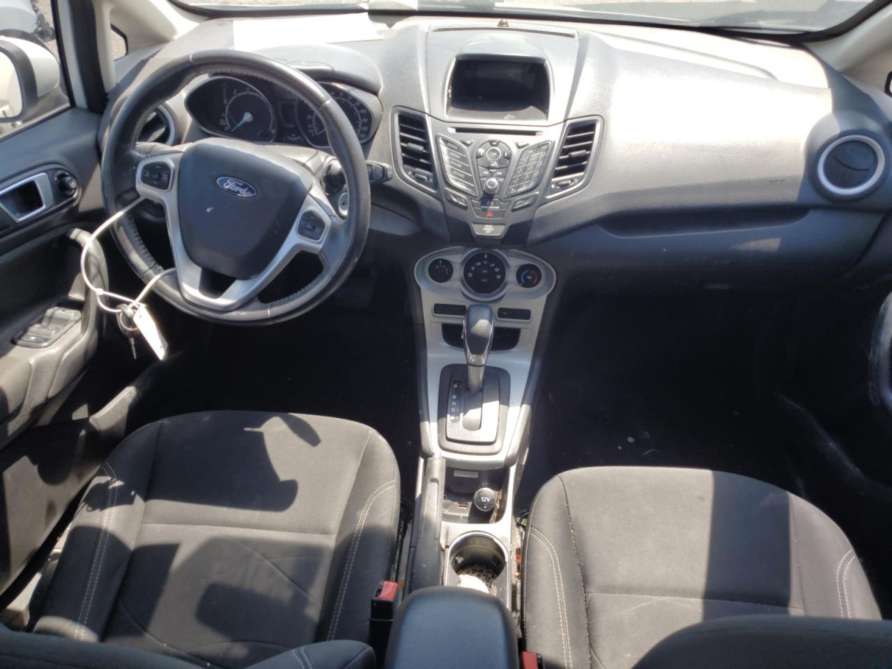 3FADP4BJ2GM105744 2016 Ford Fiesta Se