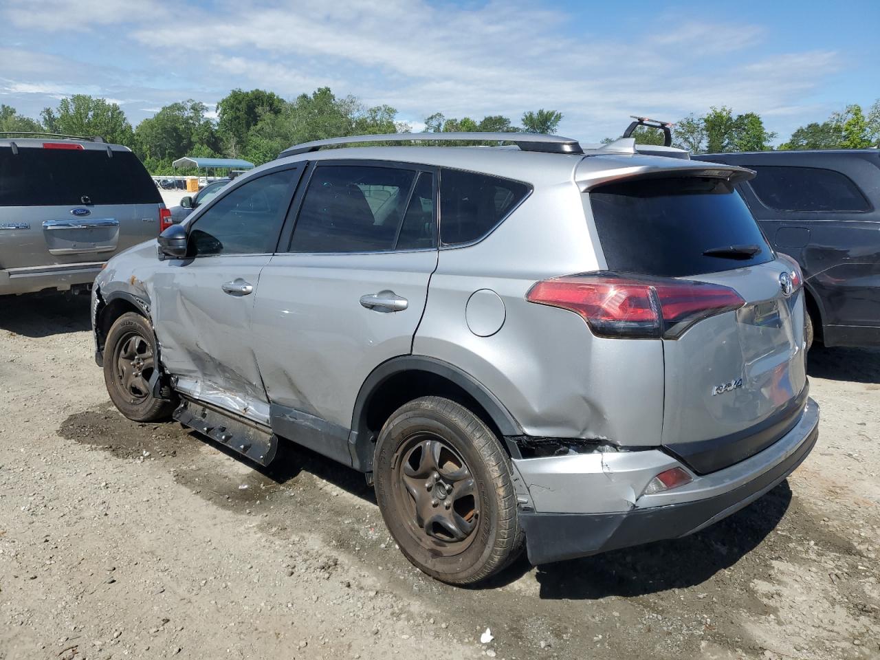 2018 Toyota Rav4 Le vin: 2T3ZFREVXJW522744