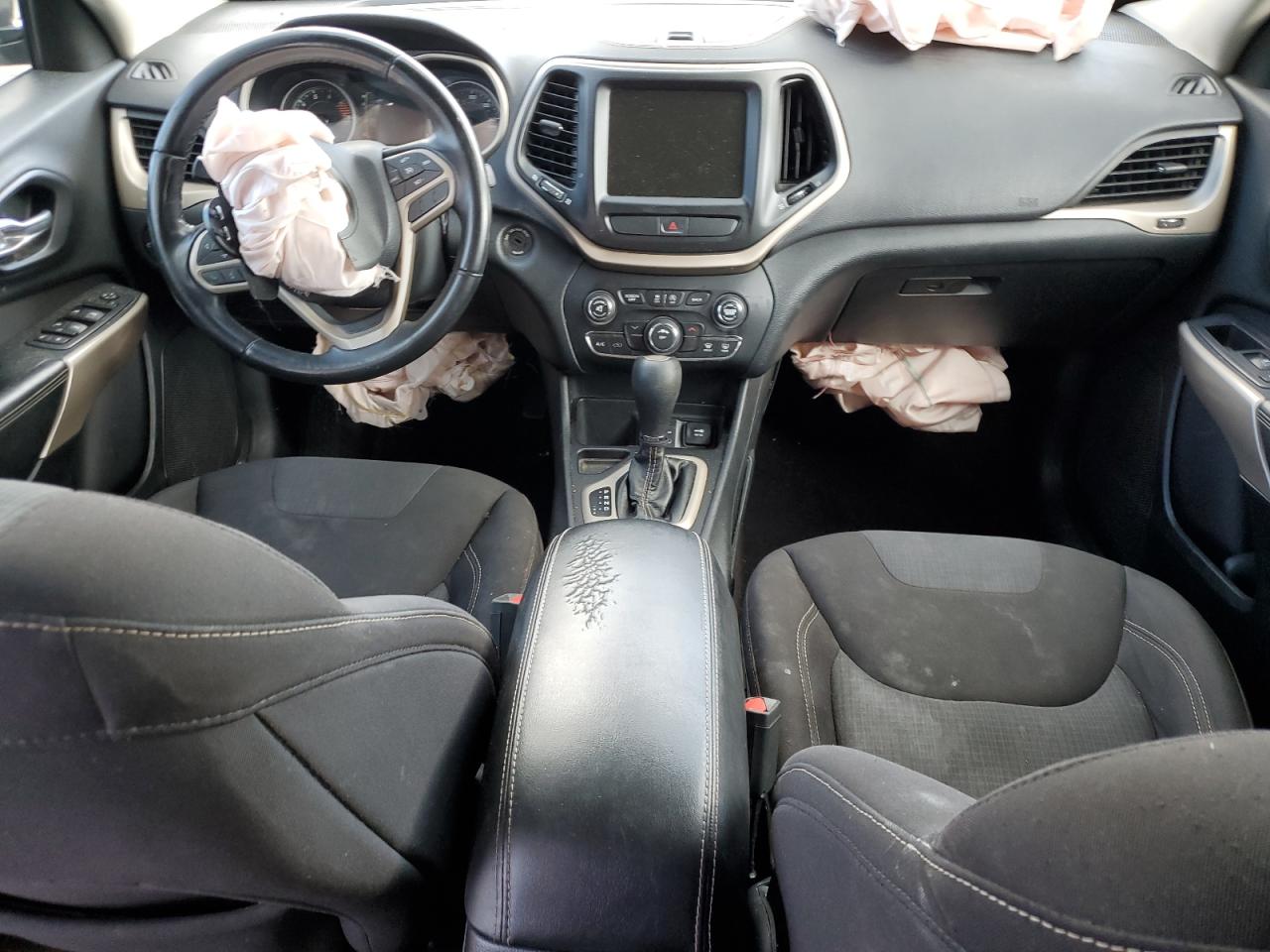 1C4PJLCS6HW640281 2017 Jeep Cherokee Latitude