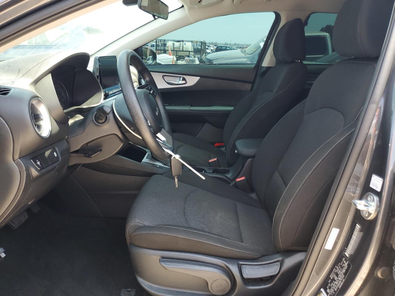 3KPF24AD9RE751955 2024 Kia Forte Lx