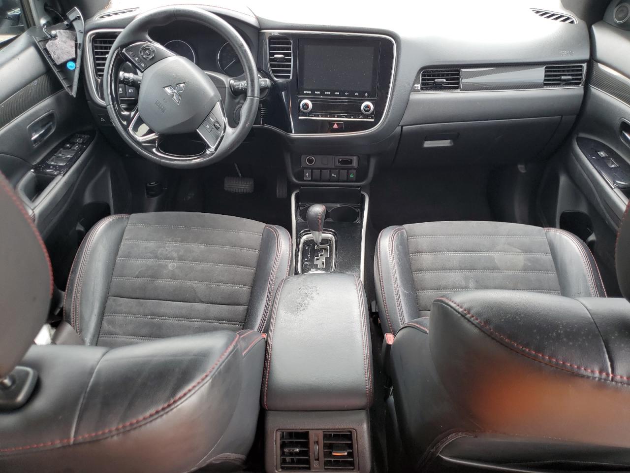 JA4AZ3A38LZ029230 2020 Mitsubishi Outlander Se