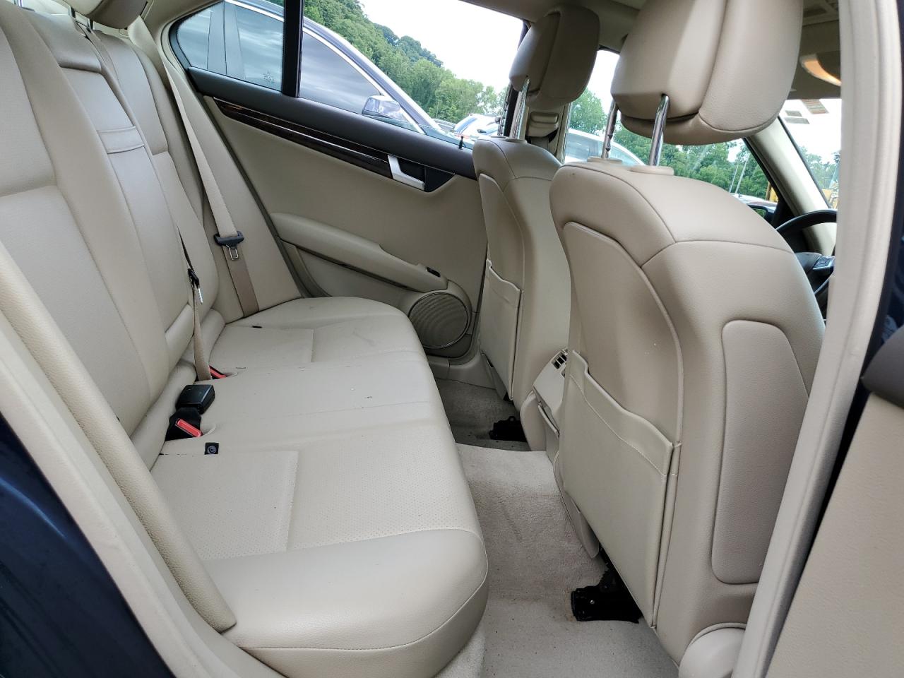 WDDGF8AB7DA838429 2013 Mercedes-Benz C 300 4Matic