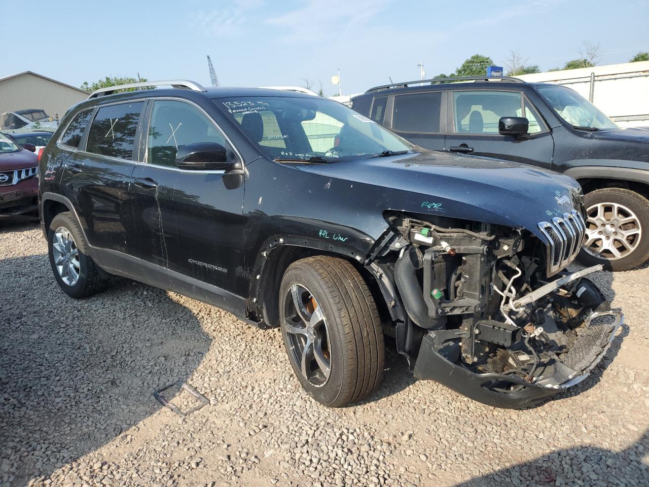 2017 Jeep Cherokee Limited vin: 1C4PJMDS1HW668848