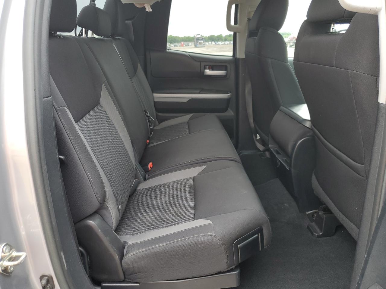 5TFUW5F12GX569396 2016 Toyota Tundra Double Cab Sr/Sr5