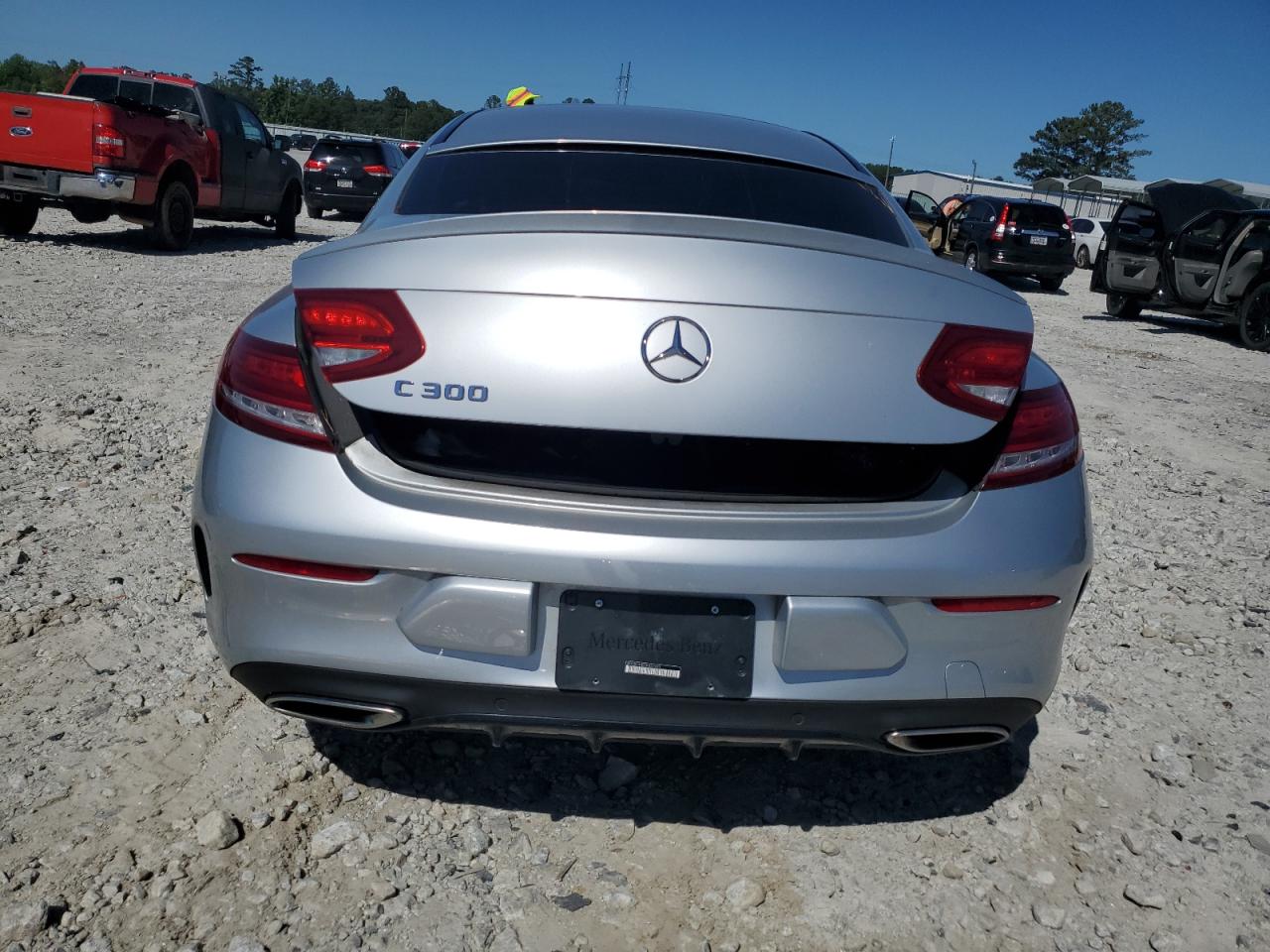 WDDWJ4JB2JF667042 2018 Mercedes-Benz C 300