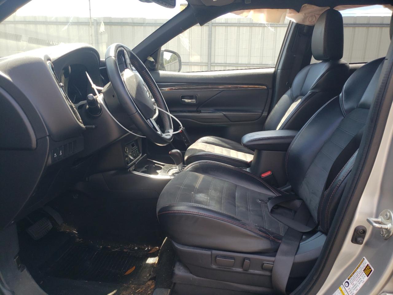 JA4AD3A37LZ030089 2020 Mitsubishi Outlander Se