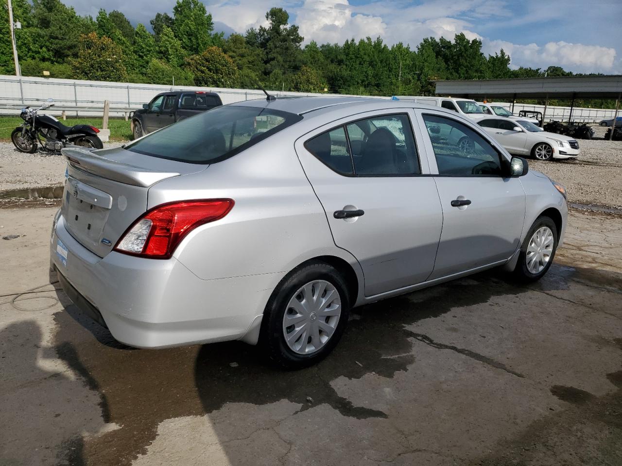 2015 Nissan Versa S vin: 3N1CN7AP7FL931127