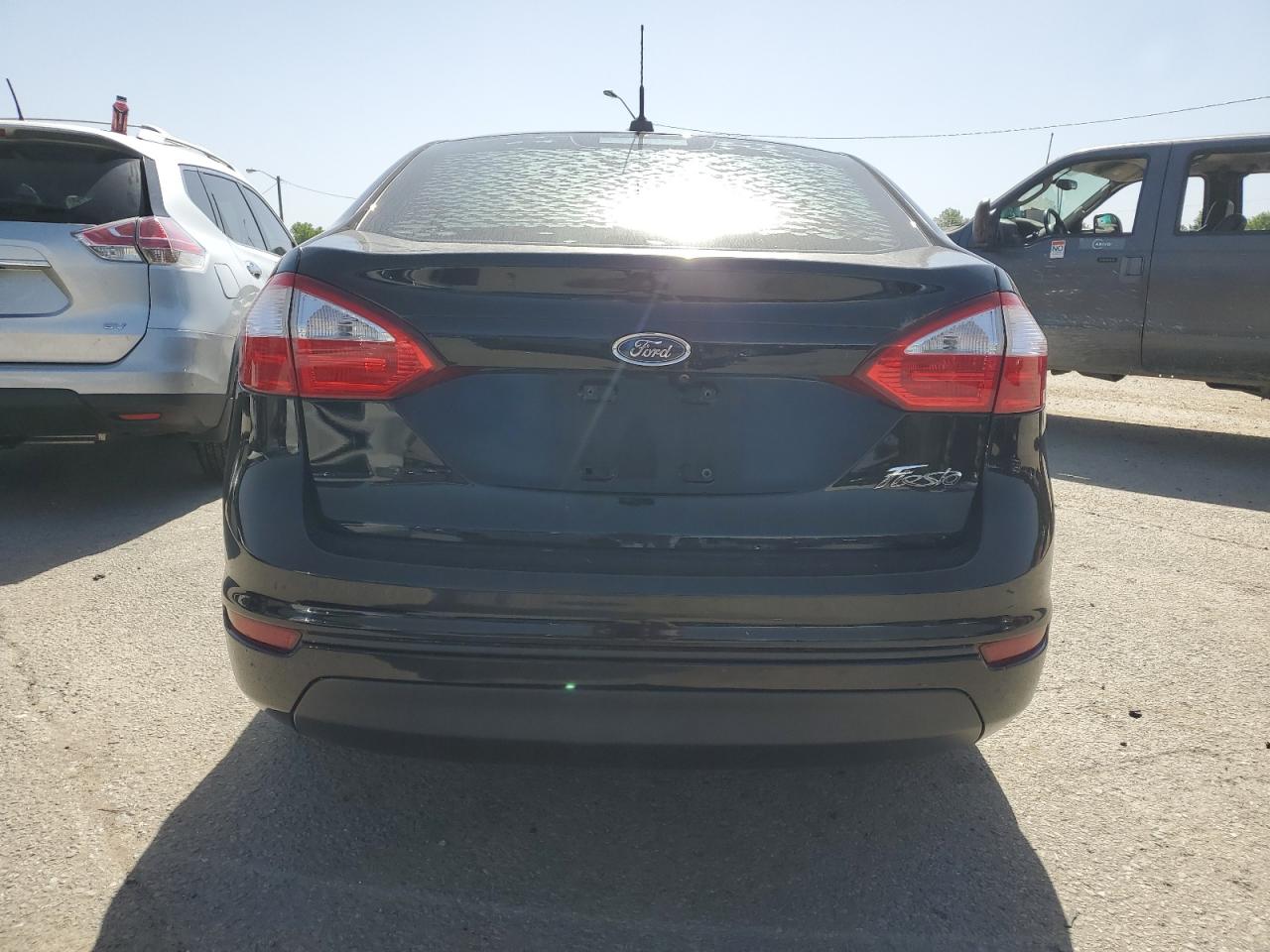 2019 Ford Fiesta S vin: 3FADP4AJXKM101368