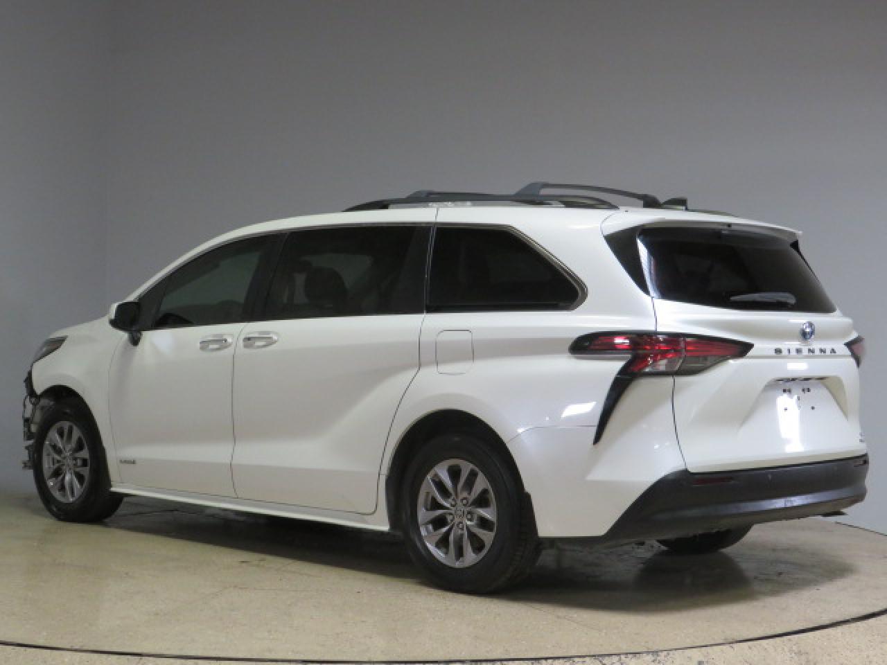 2021 Toyota Sienna Xle vin: 5TDYRKEC4MS025588