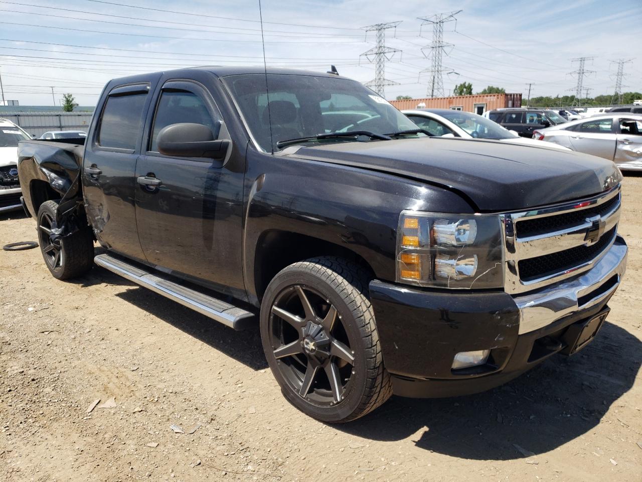 1GCPKSE38BF128056 2011 Chevrolet Silverado K1500 Lt