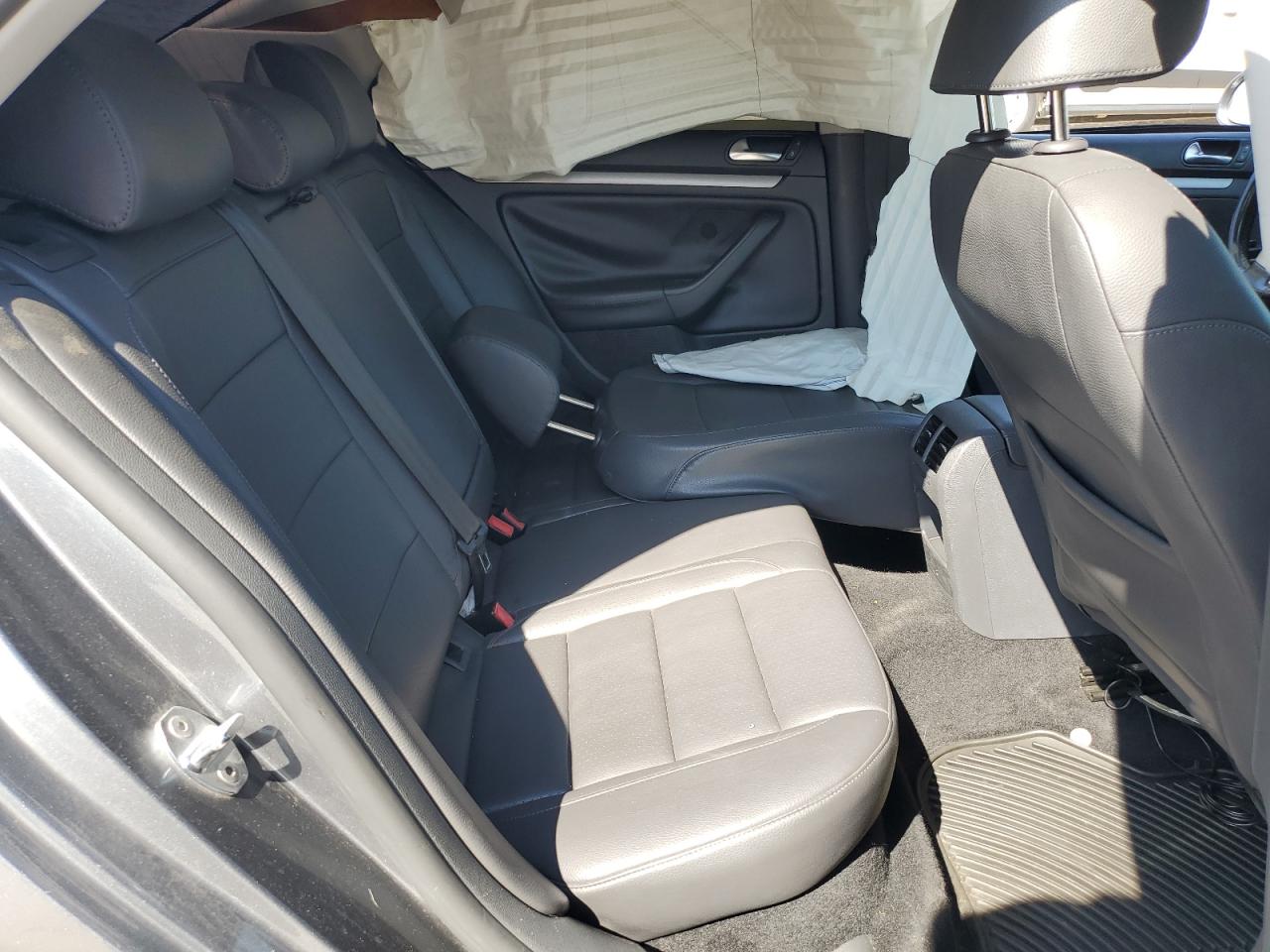 3VWRZ71K19M136490 2009 Volkswagen Jetta Se